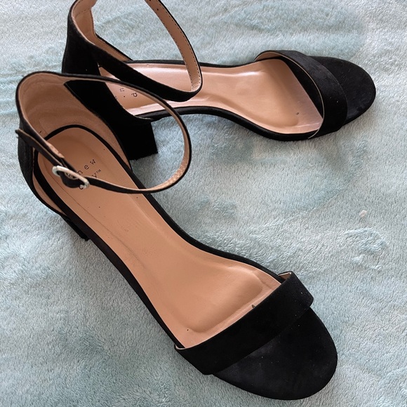 Heels - Picture 3 of 6